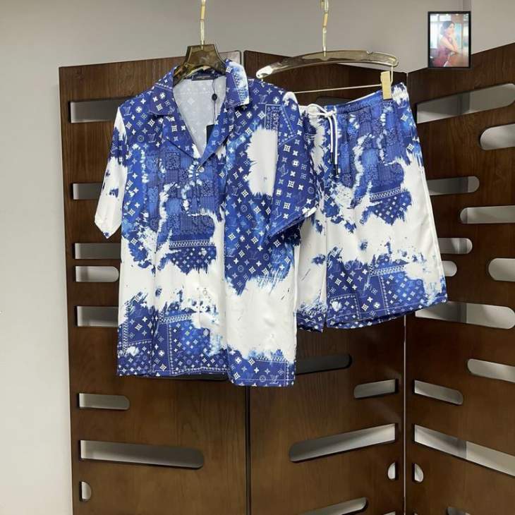 Picture of LV Shirt Pant Suits _SKULVM-3XL12yn43022796